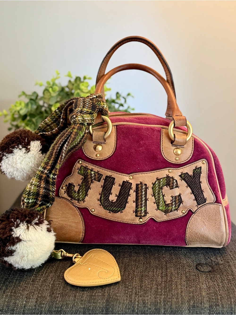 RARE Vintage Y2K Juicy Couture Velour "J" Heart Boston Bag + Pom & Mirror (2004) - Picture 2 of 16